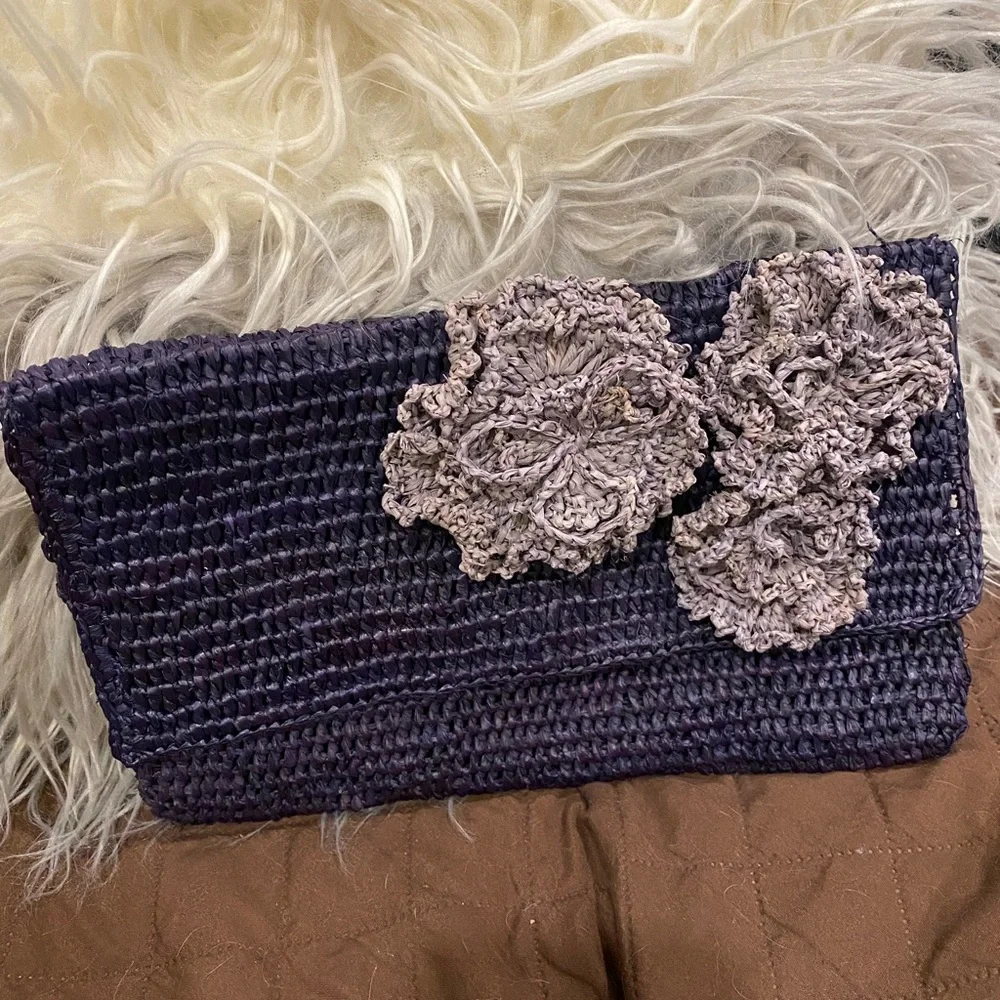 Mar y sol Crochet Clutch - Picture 1 of 3